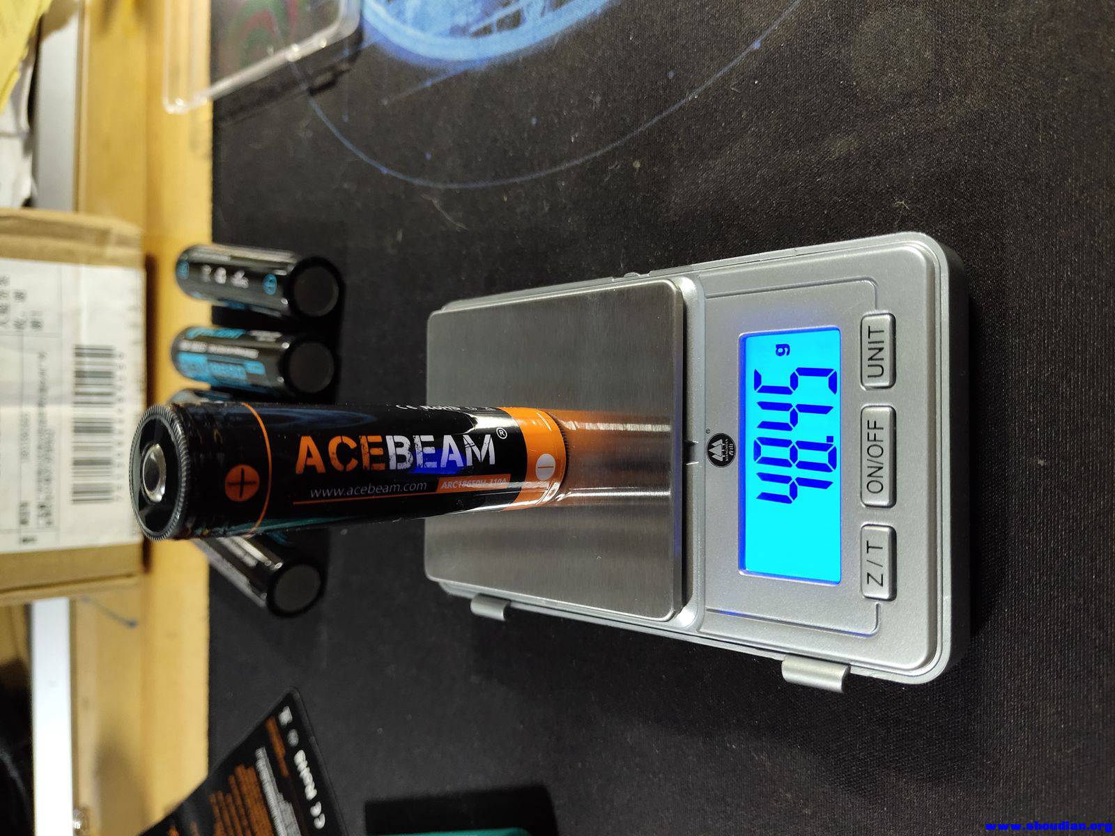10.Acebeam电池重量.jpg