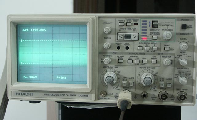 示波器，观察输出电压波形