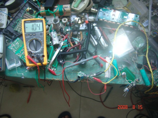 分立元件的1A款,输入电压降至6.2v时电流1.04A,输出电流0.89A