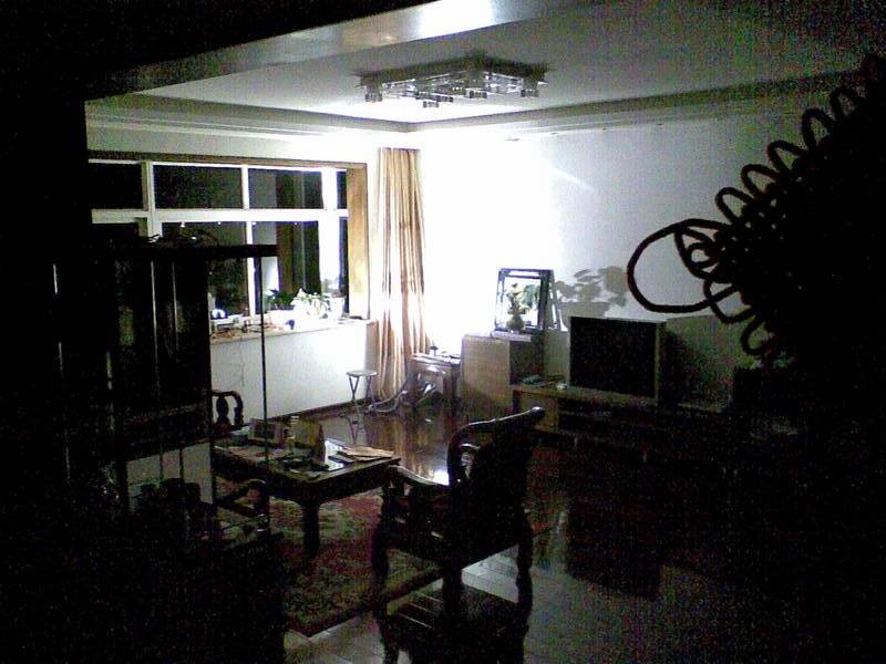 4300K HID照亮整个客厅的效果（正常模式拍照）3.jpg