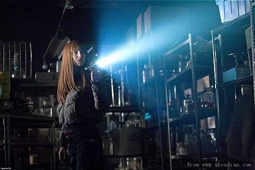 fringe_s03e13_Immortality_05_tn.jpg