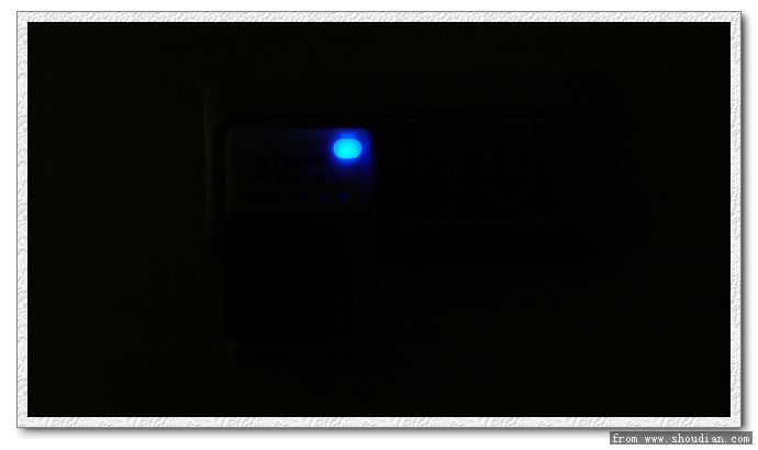 360商务充电器 充电时完成时蓝灯亮6.jpg