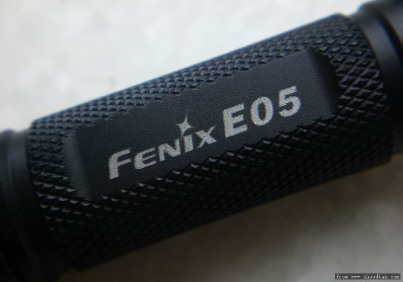 FENIX E05的字也是激光打上去的，很精细