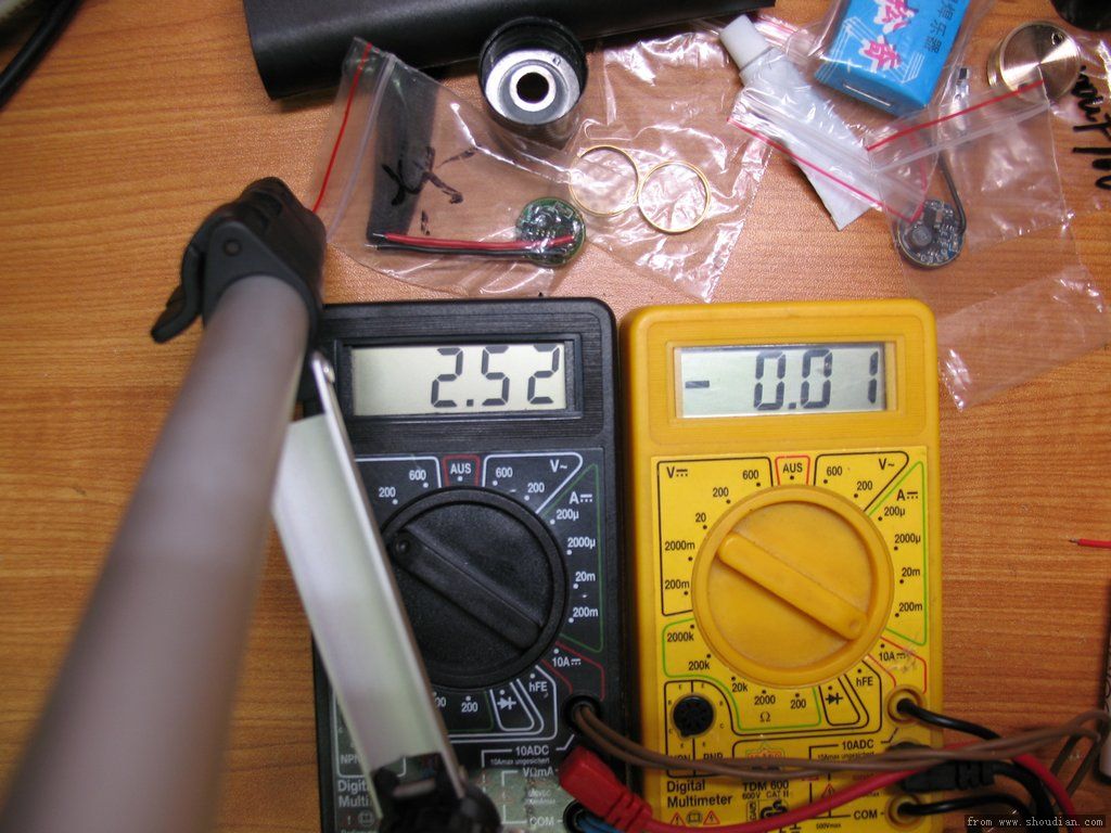 4ma档（左led电压2.52V，右单AA电流约0.01A）